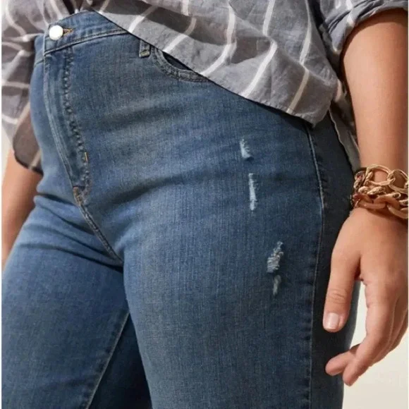 Banana Republic High-Rise Medium Wash Straight Jean - Picture 6 of 14